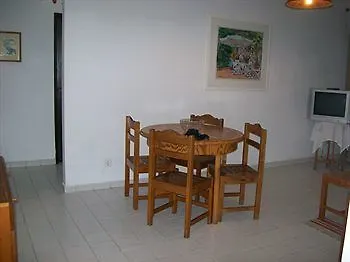 מלון דירות Squash Club