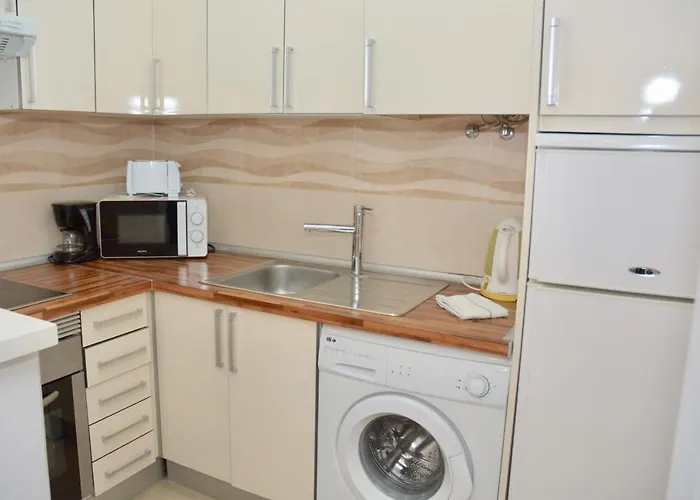 Squash Club מלון דירות 3*