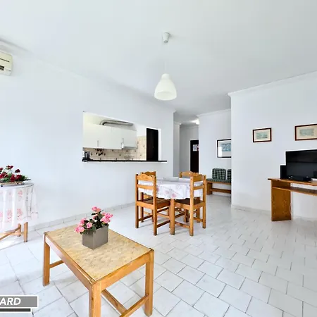 Squash Club Aparthotel 3*