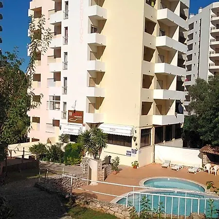 Squash Club Aparthotel 3*
