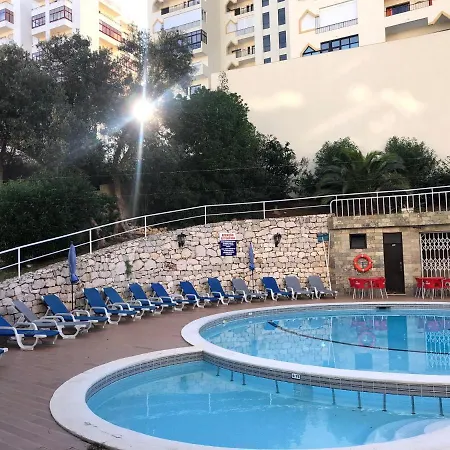 מלון דירות Squash Club