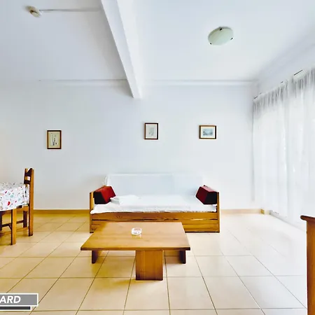Squash Club Apartmanhotel 3*