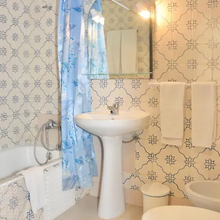 Squash Club Lägenhetshotell 3*