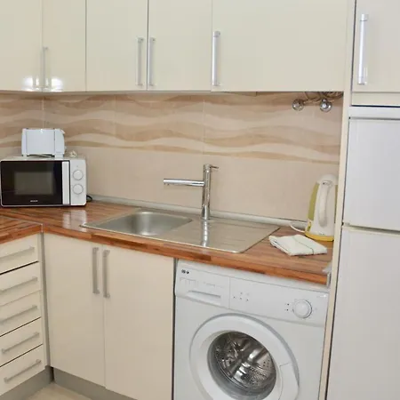 Squash Club Apartmanhotel 3*